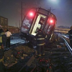 إصابة 17 شخصا على الأقل في انفجار داخل قطار شرق الهند