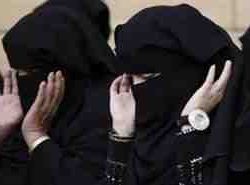 مصدر بـ”جامعة نورة”: طالبة “الباص” تستحق الطرد