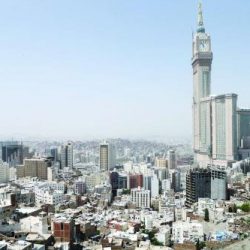والدة طالبة راسبة تبتز المديرة بنشر صورها