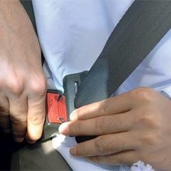 مكاتب استقدام: شهر رمضان يرفع تكاليف نقل كفالة الخدمات إلى 45 ألف ريال