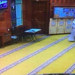 الشيخ المطلق يدعو الأئمة إلى ترك استخدام مكبرات الصوت ذات الصدى