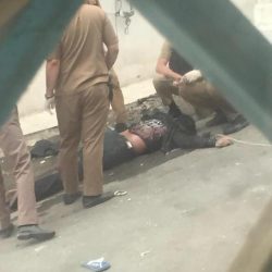 بالصور..سعودي يستعد لدخول “جينيس” عبر رسم أكبر لوحة باستخدام العملات المعدنية