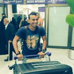 مولود جديد لأول شهيد بـ “عاصفة الحزم”.. وقائد حرس الحدود يقدم التهنئة والهدايا(صور)