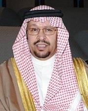 إصابة ثلاثة أشخاص في انفجار سيارة بسكاكا