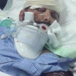 صورة تفيض حزناً تجمع الأميرين خالد وتركي الفيصل قُبيل صلاتهما على شقيقهما الفقيد