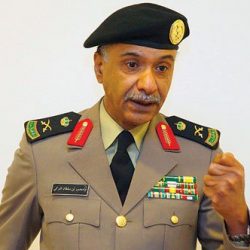 مقاتل من “حزب الله” يلتقط صورة فوق جثة محروقة ثم يلقى حتفه بعدها بلحظات