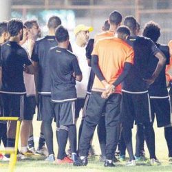 الأهلي يجدد مفاوضاته مع الكسار والفريق يغادر إلى سويسرا