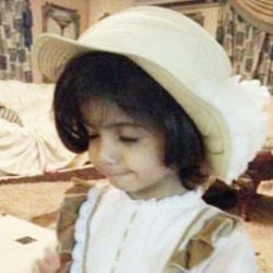 بالفيديو.. فتاة تترجل من سيارتها وتهاجم شاباً تحرش بها في جدة