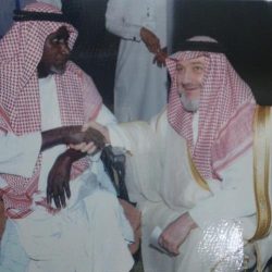 ضاحي خلفان يقاضي الحضيف بداعي “الكراهية”.. والأخير يرد ساخرا بتغيير صورته بـ “تويتر”