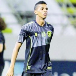 سفينة إغاثة إماراتية تصل ميناء عدن