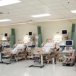 بائعات بمحال مستلزمات نسائية: يتم إجبارنا على تحميل البضائع وأعمال النظافة
