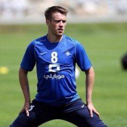 جماهير الأهلي السعودي تترقب تحديد مصير الحارس معيوف