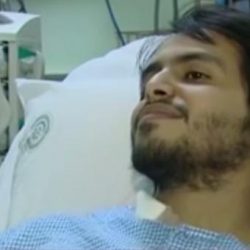 بالصورة.. أطفال يرتدون زي قوات الطوارئ داخل مسجد تضامناً مع “شهداء عسير”