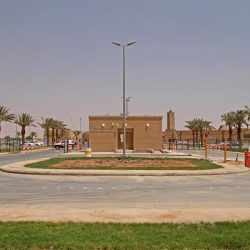 ​ضبط وافد يقود سيارة تخص جهة مهمة برفقة عائلته بطريق الرياض – مكة