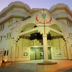 حريق يلتهم مستودع أثاث بمكة