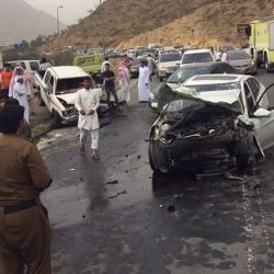 “الجوازات” توقف طباعة “الإقامات” بإداراتها.. وتبدأ بإيصالها للشركات عبر البريد