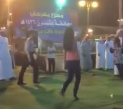 بالفيديو.. ممثلو “سوق عكاظ” يعتذرون عن سخريتهم من فريق “النصر”