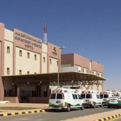 بالصور.. تخليص “لسان” طفلة علق في زمزميتها بجدة