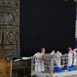 الأمير أحمد بن عبدالعزيز ونائب خادم الحرمين يؤديان الصلاة على الأميرة نوف