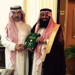 أحد رجال الدفاع المدني يروي تفاصيل إنقاذه طفلة ووالدتها بحريق “أرامكو” – فيديو