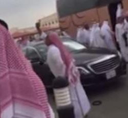 طائرة خاصة تنقل الشهيد فهد البلادي إلى محافظة رابغ – صور