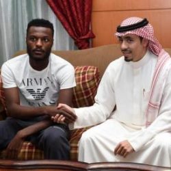 بالفيديو.. ستيني سعودي يسير من الرياض إلى مكة على قدميه بغية الحج