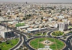 حادث مُروِّع يحتجز شخصين بالباحة
