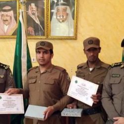 التحقيق في اعتداء مدير على طالب