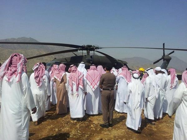 بالصور.. ولي ولي العهد ينقل تعازي خادم الحرمين للشيخ محمد بن راشد في وفاة ابنه