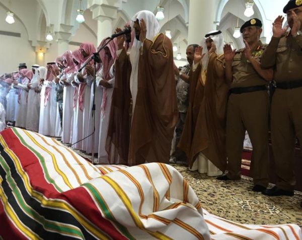 ولي العهد يلتقي مديري وقادة القطاعات الأمنية المشاركة في أعمال الحج