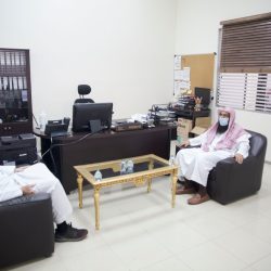 محافظ حفر الباطن يدشن حملتي التطعيم ضد مرض الإنفلونزا والكشف المبكر لسرطان الثدي