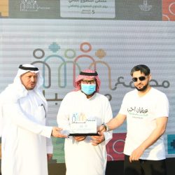 أمير منطقة تبوك يوجه بتوزيع معونة الشتاء بالقرى والهجر والبادية