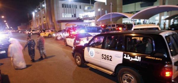 إصابة 20 عاملاً في انقلاب مروع لشاحنة بـ”عزيزية” مكة