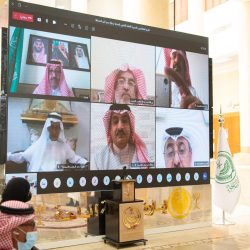 جامعة الملك فيصل تحتفل بالخريجين من الدفعة 42 عبر الإتصال المرئي