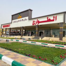 مشاط يتفقد سير عمل توقيع وتوثيق عقود التأسيس الخاصة بشركات أرباب الطوائف