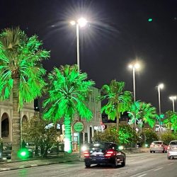 وزير التجارة يكافئ مواطناً لإبلاغه عن غش تجاري لمنشأة تبيع حلويات منتهية الصلاحية ليلة العيد