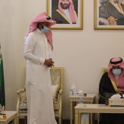 أمين صندوق الشهداء والمصابين والأسرى والمفقودين يجتمع مع أعضاء مجلس الأمناء