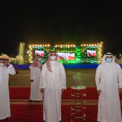 أمير تبوك يستقبل المواطنين في اللقاء الأسبوعي