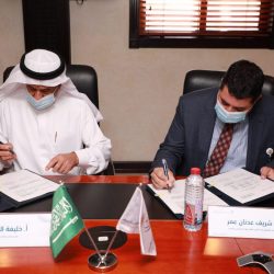 رئيس جامعة الطائف يزور مقر مهرجان ولي العهد للهجن