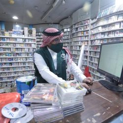 احتفاءً باليوم العالمي للطفل مدير التعليم بالقريات يدشن مبادرة ماذا أريد من العالم
