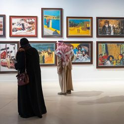 تبوك: القبض على مواطن أطلق النار على رجال الأمن بعد سرقته مركبة والهرب بها