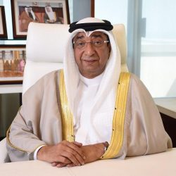 مدل بيست تطلق علامتها للأزياء التجارية بني بيست
