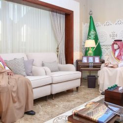 أمير المنطقة الشرقية يدشن برج غرفة الشرقية