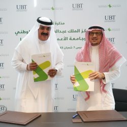 العنزي يتفقد مكتب الدعوة والإرشاد بدبي ويلتقي الدعاة فيه