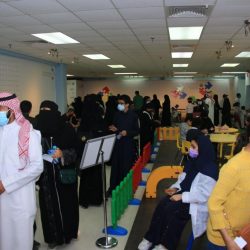 وكيل وزارة الصناعة والثروة المعدنية يفتتح معرض الأقمشة الرجالية والاكسسوارات