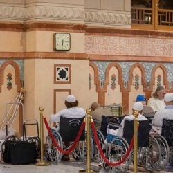 ولي العهد يزور مسجد قباء ويؤدي ركعتي تحية المسجد