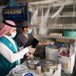 جامعة الإمام عبد الرحمن الفيصل تستقبل وفدا من جامعة الملك خالد للاطلاع على مكتب إدارة البيانات