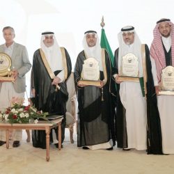 رئيسُ مجلسِ الشيوخِ الباكستاني يستقبلُ وفدَ “مبادرة طريق مكة”