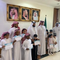 عبر جدار التسلق زوار موسم الرياض يعيشون تحديات الوصول للقمة برياض زوو