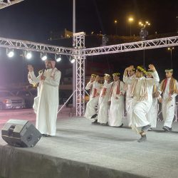 أمانة الشرقية تحتفل بيوم التأسيس بالعرضة السعودية وعدد من الأركان التراثية مع منسوبيها